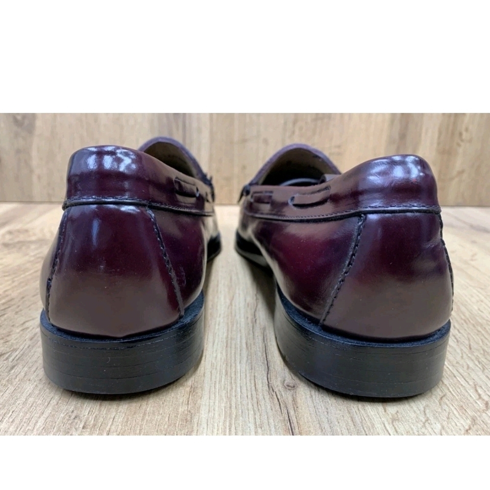 GH Bass& Company         9D           Elegant Men's Maroon Loafers